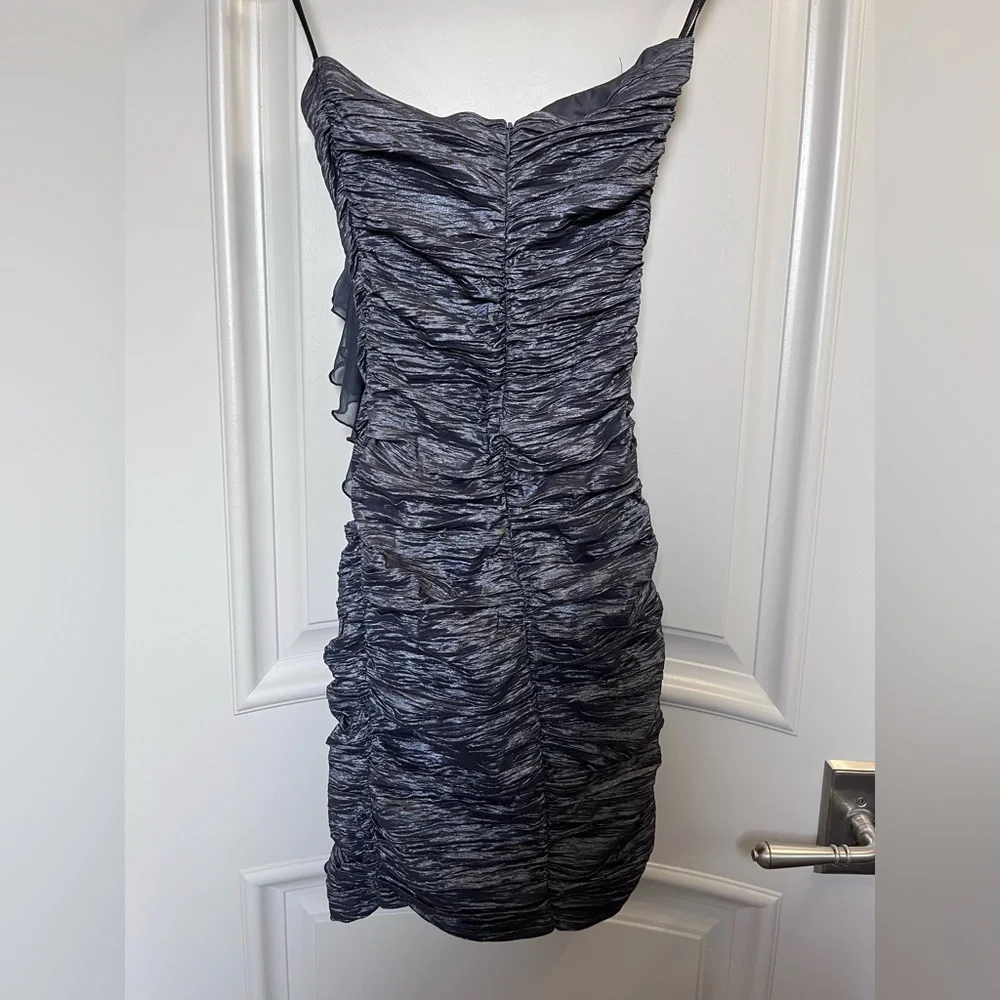 LE CHATEAU STRAPLESS RUFFLE DRESS - Picture 2 of 4
